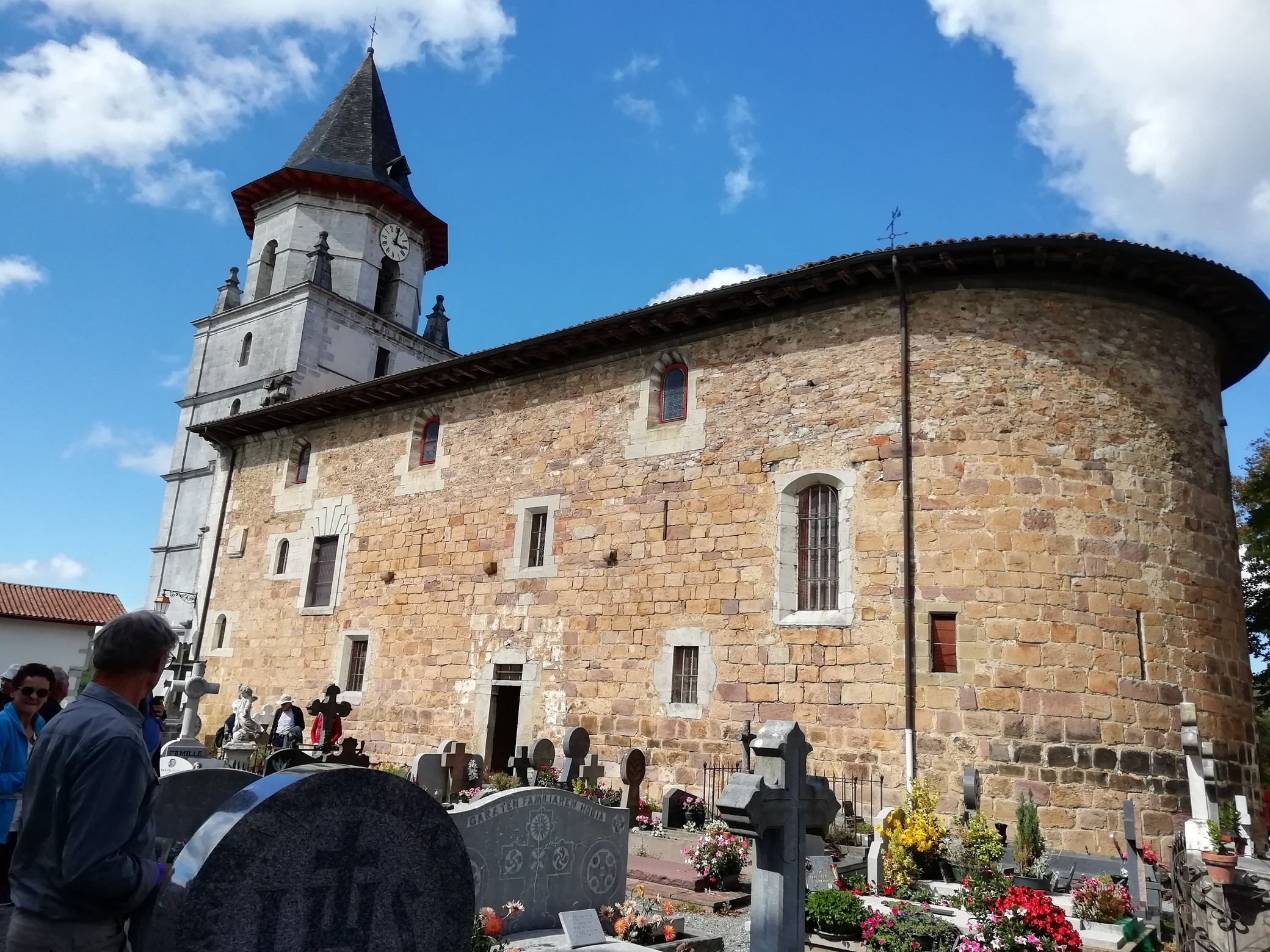 08 l eglise aux murs sureleves