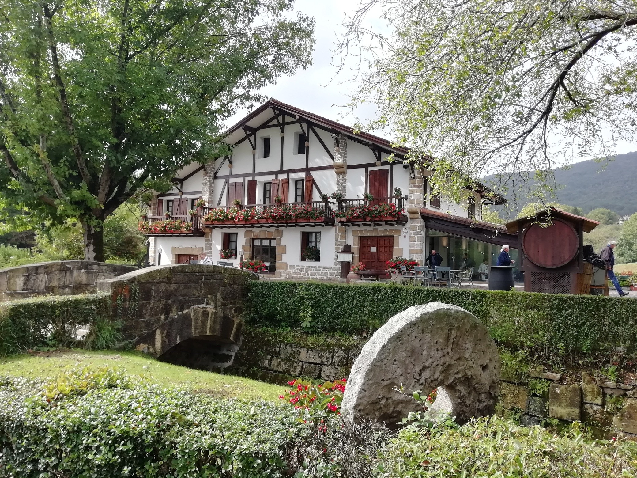 36 dejeuner au moulin de bas